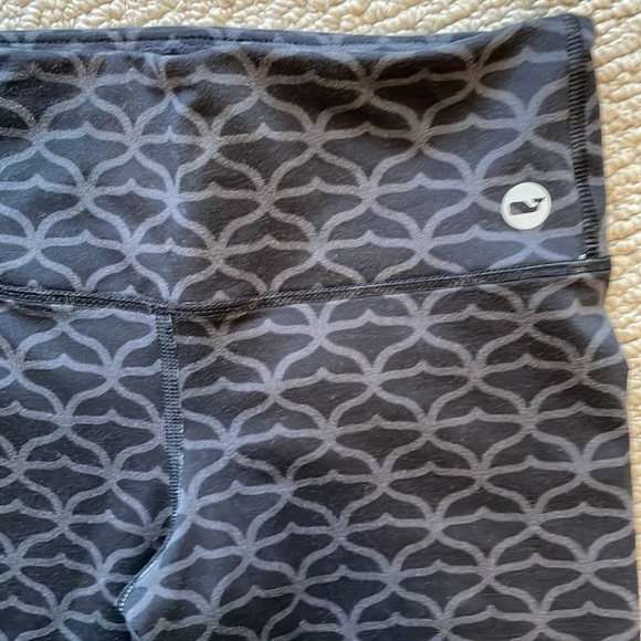 Vineyard Vines Whale Print Leggings, XXS - Picture 2 of 3
